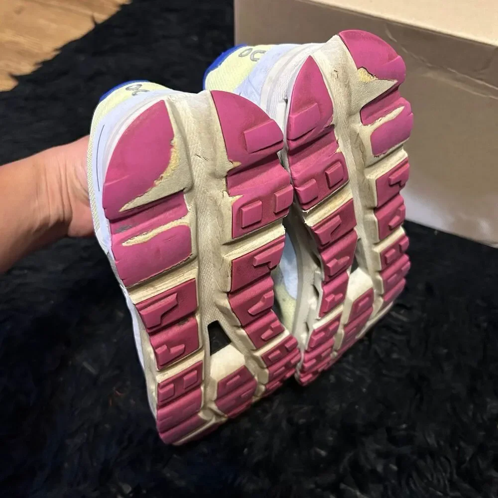 ON CLOUDVISTA multicolored lace up shoes sneakers women’s 9.5 Preowned